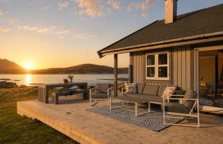 Oceanview Cabin Sleeps 6 - Sauna - Private Terrace - 0