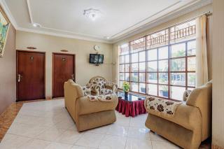 RedDoorz Plus at Hotel Griya Sakinah Cisarua Puncak - 8