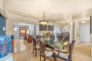 Miami Gardens Pool Retreat - 5