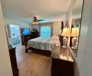 Near KSC - Peaceful Spacious Home for 6 - Fully Stocked Kitchen and Coffee Bar - 8