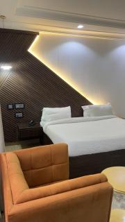 Hansbro Suites And Apartments - 6