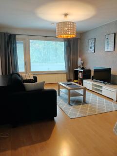 Peaceful and spacious apartment with free parking - 0