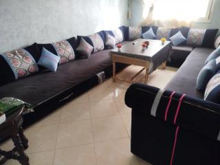 Spacious 2-Bedroom Apartment Near the Beach with Free Parking - 8