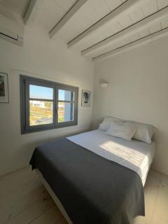Unique beachfront villa, 5 bedrooms, swimming pool & jacuzzi - 6