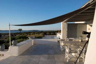 Unique beachfront villa, 5 bedrooms, swimming pool & jacuzzi - 4