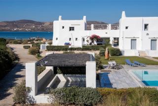Unique beachfront villa, 5 bedrooms, swimming pool & jacuzzi - 1