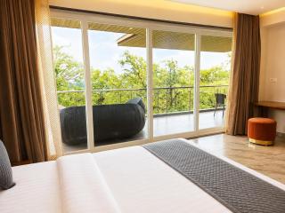 The Metro Hotel - 4
