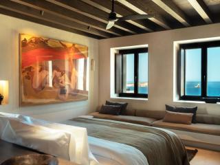 Luura - Cliff, Paros, Morgans Originals - 3