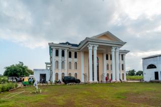 Shree Maa Vaishno Hotel and Resort - 8