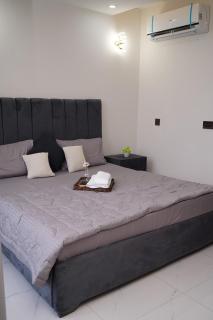 Stay Near Eiffel Tower Bahira 1BR With Balcony - 7