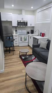 Cozy 2BR Suite in Saskatoon East - 8