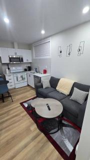 Cozy 2BR Suite in Saskatoon East - 6