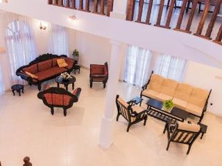 Ja-Ela Serenity Villa Spacious 4BR near Airport - 5