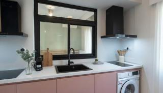 Newly Designed Balcony Apt Near Analipsi Metro - 6