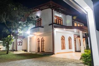 Ja-Ela Serenity Villa Spacious 4BR near Airport - 0