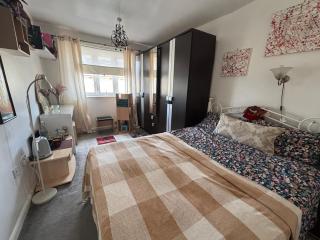 Cosy room in London Wembley - 5