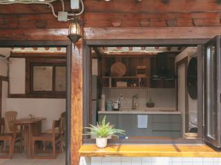Breath Hanok Seoul Private Traditional Stay - 1