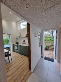 Architect-Designed Tiny House with Jacuzzi & Fjord View - 9