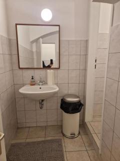 Adria Apt - 2