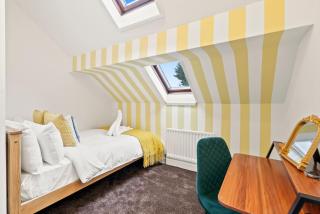 Victorian 5-Bed Home| Loft |Walk to City & Cricket - 5