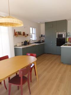 New Home 3-Min Walk to Beach & Large Garden - 7