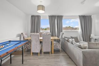 Cosy 3BR Flat With Free Parking Near Marina - 7