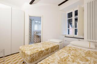 "Marina Apartment" in Vernazza Historic, Restored, Beachfront, 2nd floor, 2 Aircondo BDR, 2BHT, rare Private Garage 300 mt far, 200 mt from train - 5