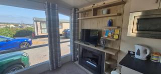 Holiday Caravan Sleeps 4 with Parking - 7