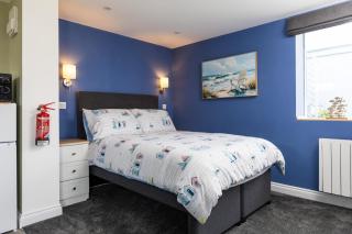 Kenton Studio Apartment - 8