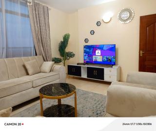Elegant & Spacious 2 Bedroom Stay in Donholm - 0