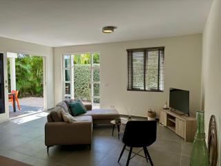 Vredenberg Village Vacation Home Shared Pool Near Mambo Beach - 9