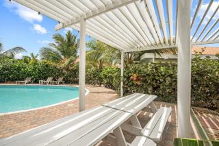 Vredenberg Village Vacation Home Shared Pool Near Mambo Beach - 5