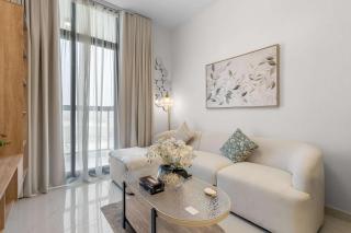 1BR Retreat near Expo City with Pool Gym & Sports Courts - 4