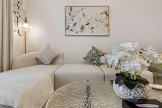 1BR Retreat near Expo City with Pool Gym & Sports Courts - 2