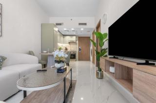 1BR Retreat near Expo City with Pool Gym & Sports Courts - 1