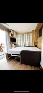 Marina Bay Beach Hut - 2