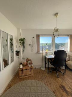 Hobo-Chic Cosy 2 Bed Home, Central, Free Parking - 5