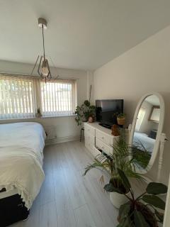 Hobo-Chic Cosy 2 Bed Home, Central, Free Parking - 8