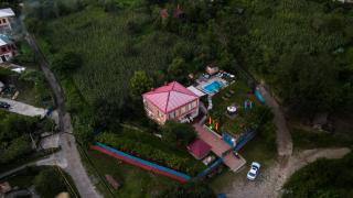 Iveri House - 3