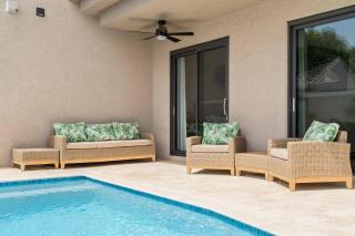 2BR Corner Retreat Private Pool BBQ & Gazebo - 3