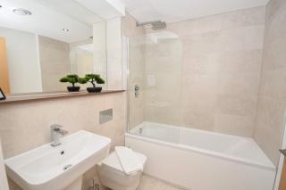 Bright and Spacious 1 Bed Apartment in Leeds - 6