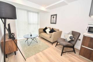 Bright and Spacious 1 Bed Apartment in Leeds - 4