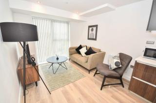 Bright and Spacious 1 Bed Apartment in Leeds - 1