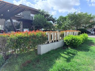 2BR House Near SM Dasma with Pool Access and Parking - 2