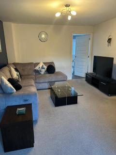 Modern 3-Bedroom Home in Wakefield Sleeps 5 - 6