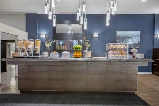 Days Inn by Wyndham Montreal Airport Conference Centre - 8