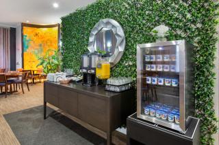 Days Inn by Wyndham Montreal Airport Conference Centre - 2