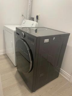BRAND NEW PRIVATE Bathroom and FREE Parking - 5