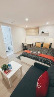 BRAND NEW PRIVATE Bathroom and FREE Parking - 4