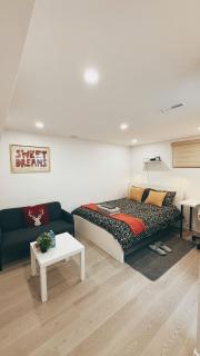 BRAND NEW PRIVATE Bathroom and FREE Parking - 1